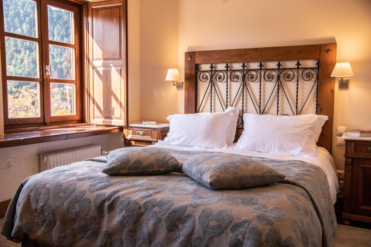 Epoches Hotel Karpenisi Bagian luar foto