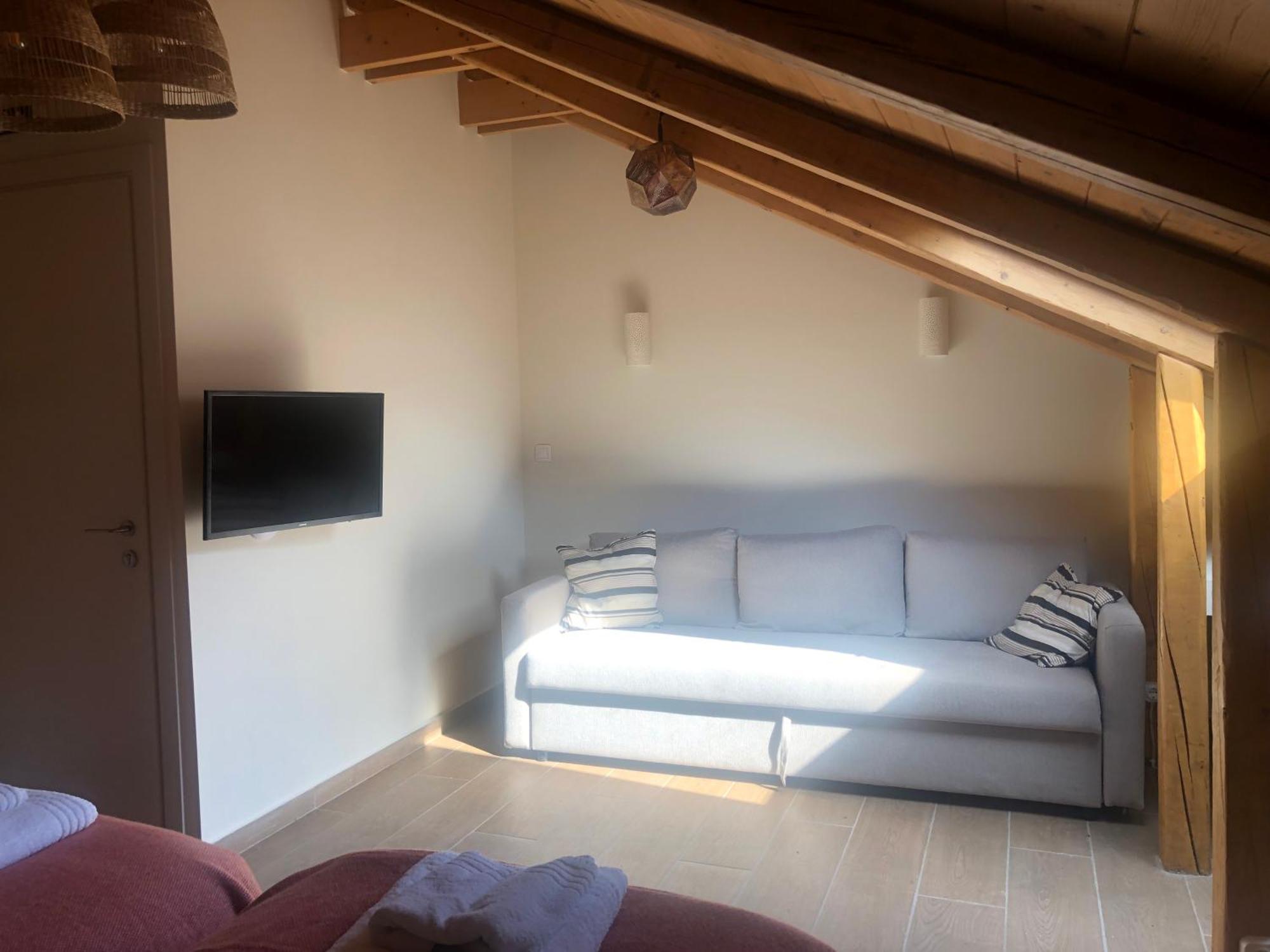 Epoches Hotel Karpenisi Bagian luar foto