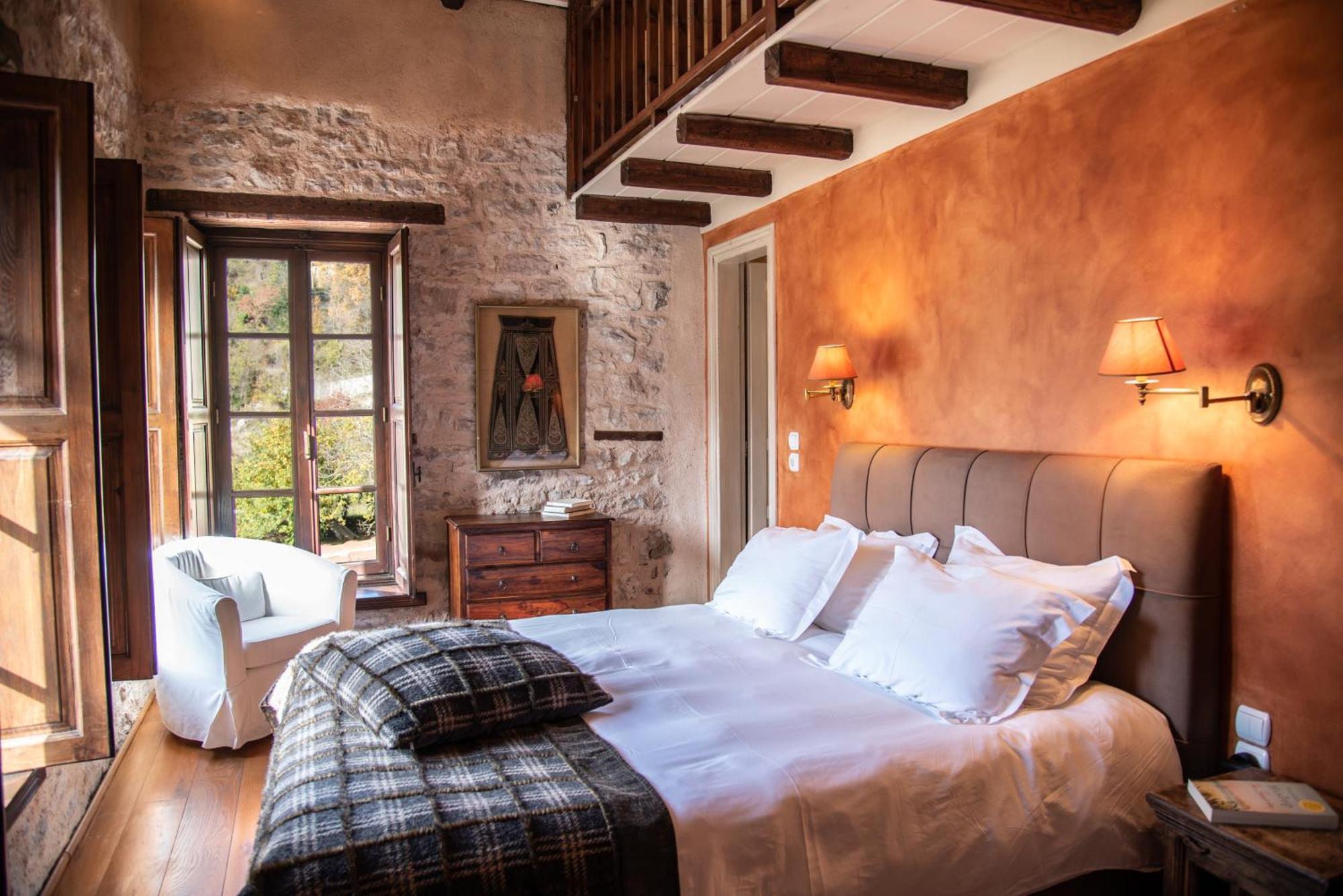 Epoches Hotel Karpenisi Bagian luar foto