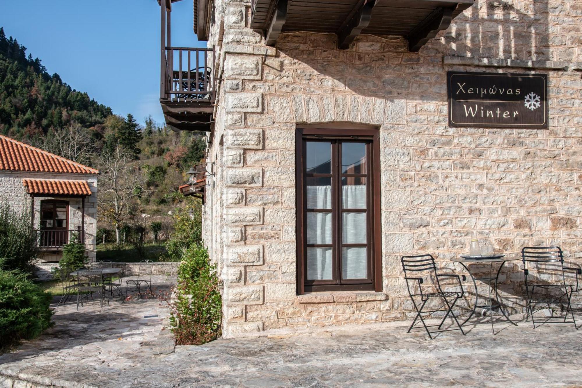 Epoches Hotel Karpenisi Bagian luar foto