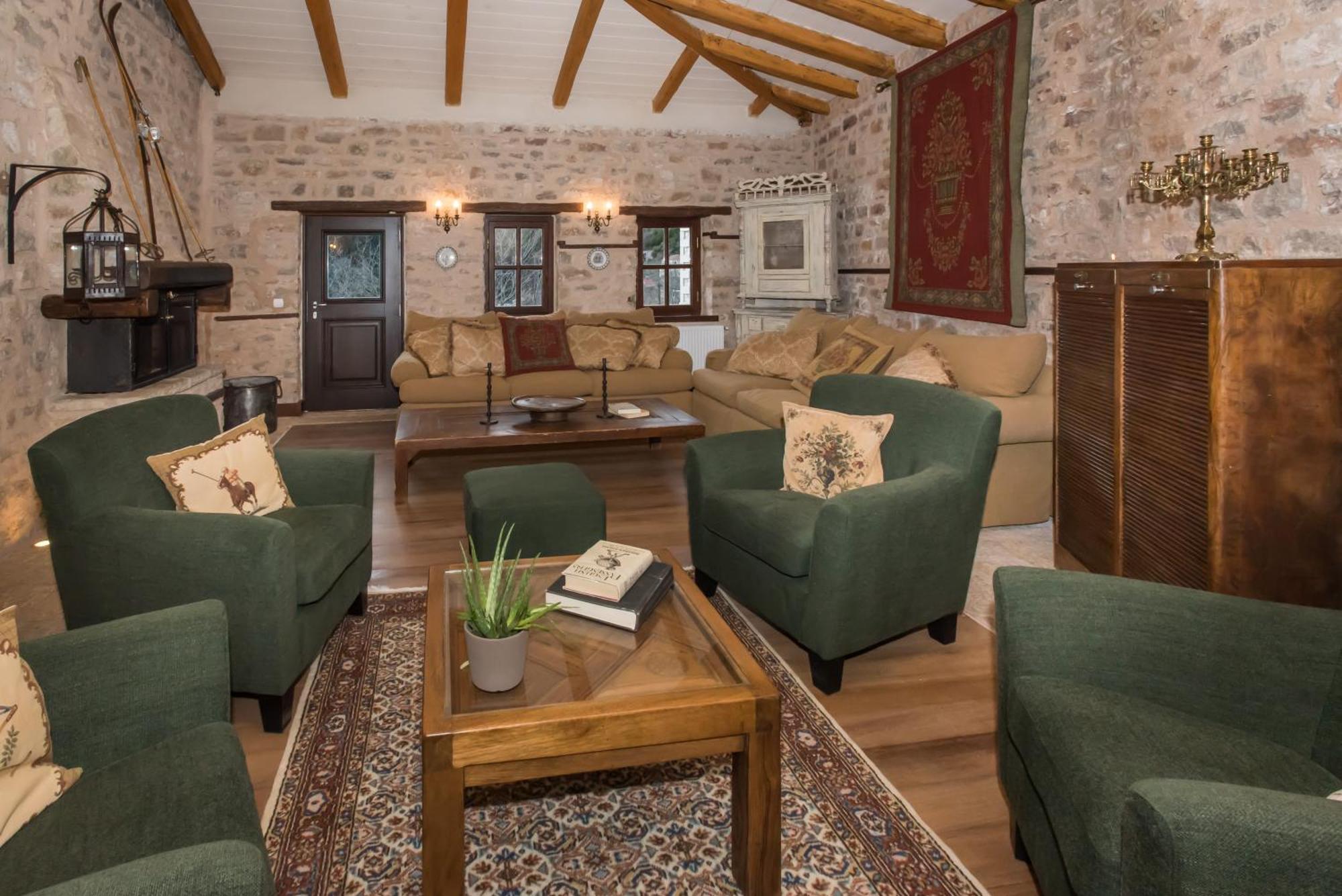 Epoches Hotel Karpenisi Ruang foto