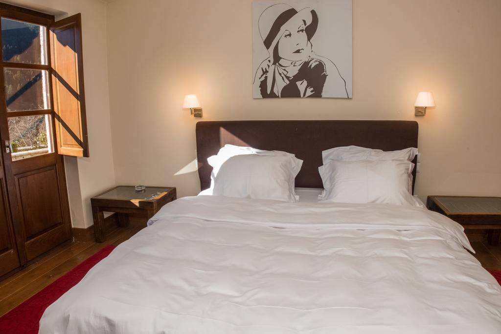 Epoches Hotel Karpenisi Bagian luar foto