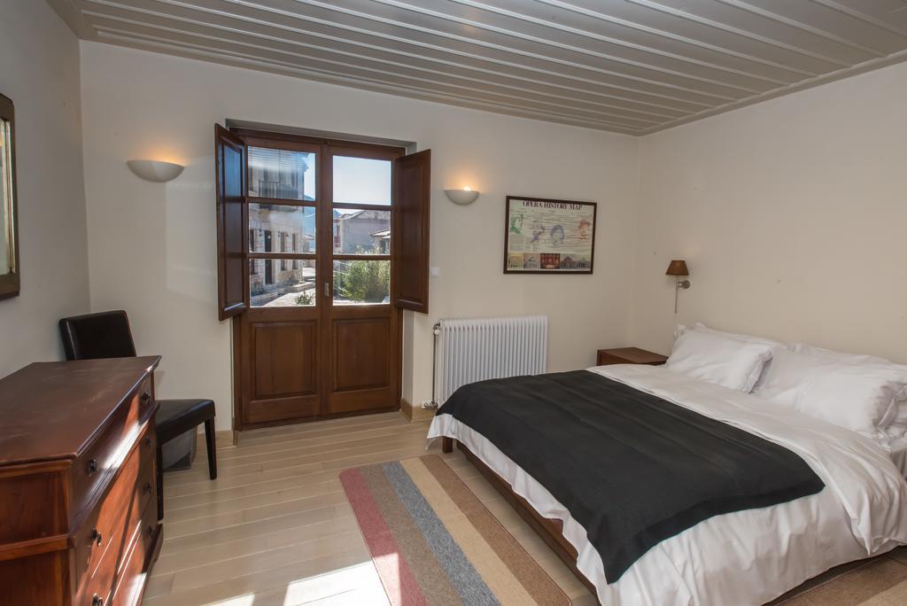 Epoches Hotel Karpenisi Bagian luar foto