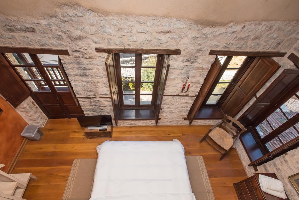 Epoches Hotel Karpenisi Bagian luar foto