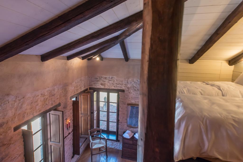 Epoches Hotel Karpenisi Bagian luar foto