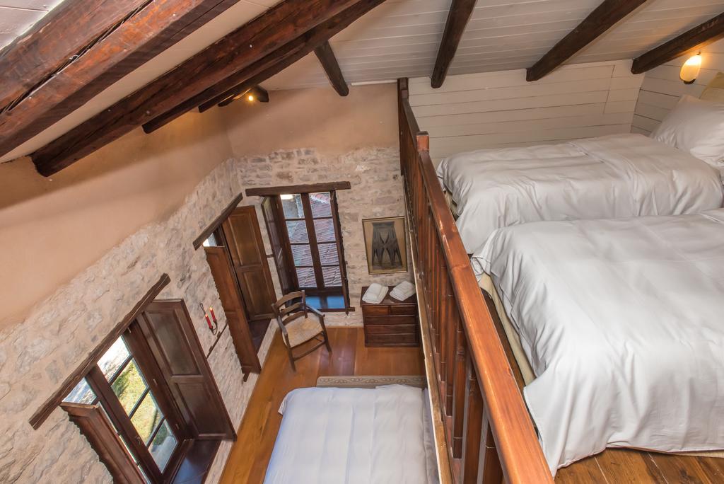 Epoches Hotel Karpenisi Bagian luar foto