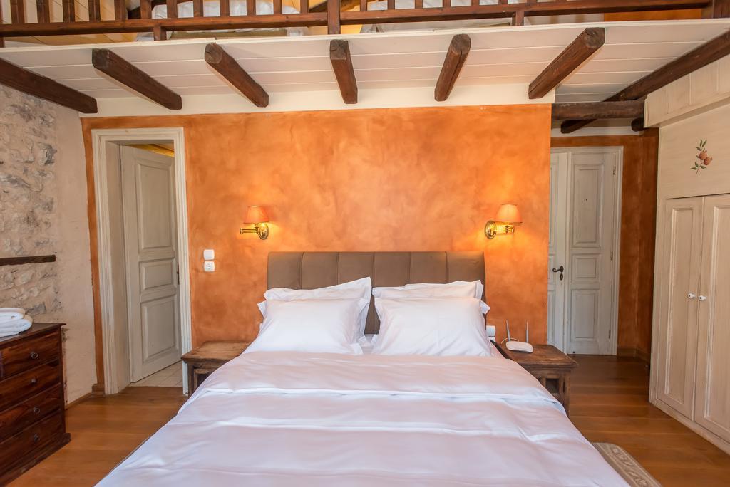 Epoches Hotel Karpenisi Bagian luar foto