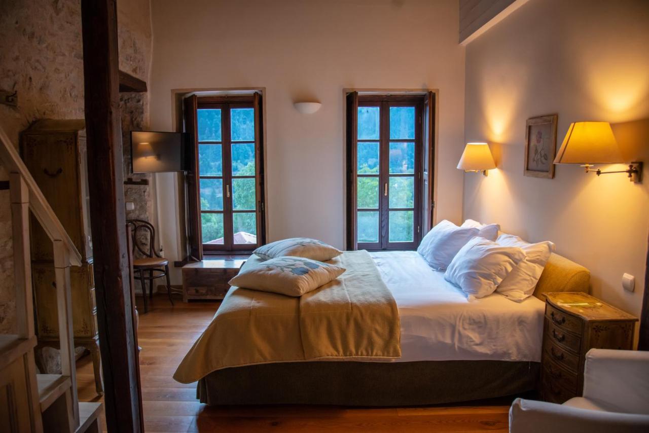 Epoches Hotel Karpenisi Bagian luar foto